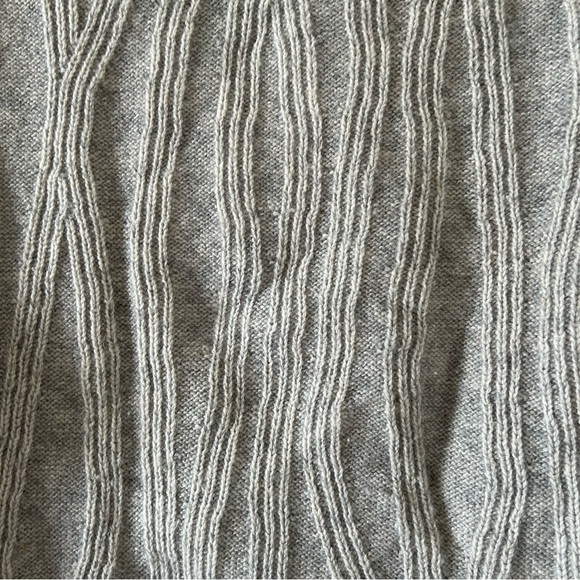 VINCE Wool Cashmere Blend 3-D Waterfall Stripe Knit Flaw Sweater Women Sz Medium - Picture 3 of 9